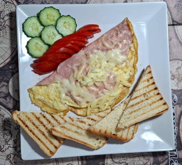 Omleta cu Sunca si Mozzarella